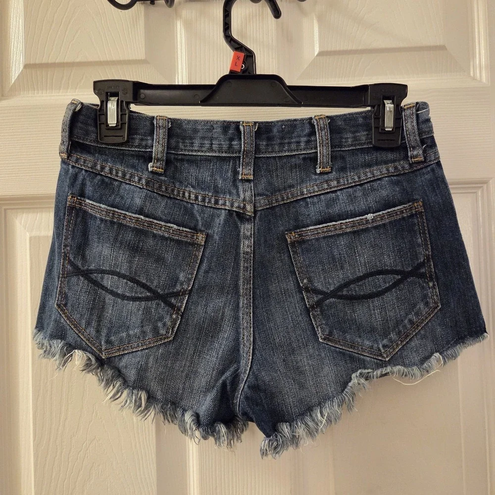 Abercrombie Fitch Jean Festival Shorts‎ sz 0/25 Distressed dark wash high rise